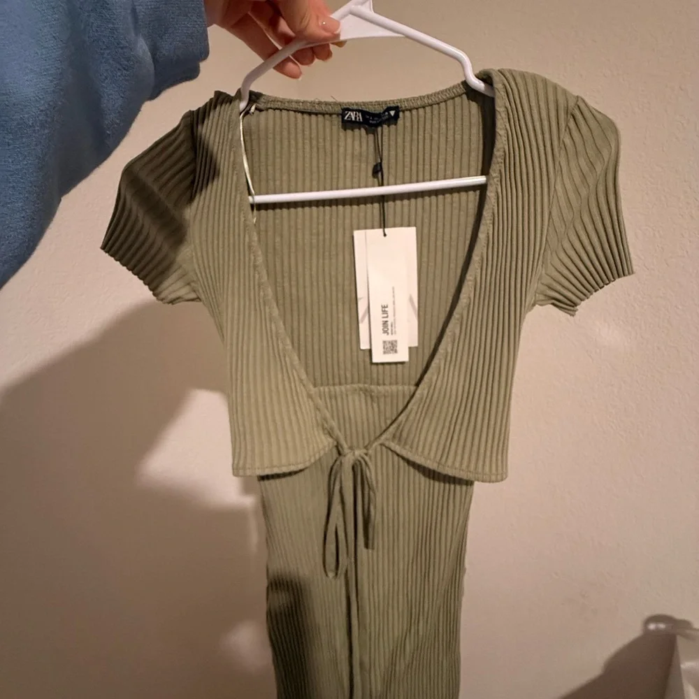 ZARA Ribbed Midi Dress with Tie Front – Olive Green (Size S) - Picture 5 of 5